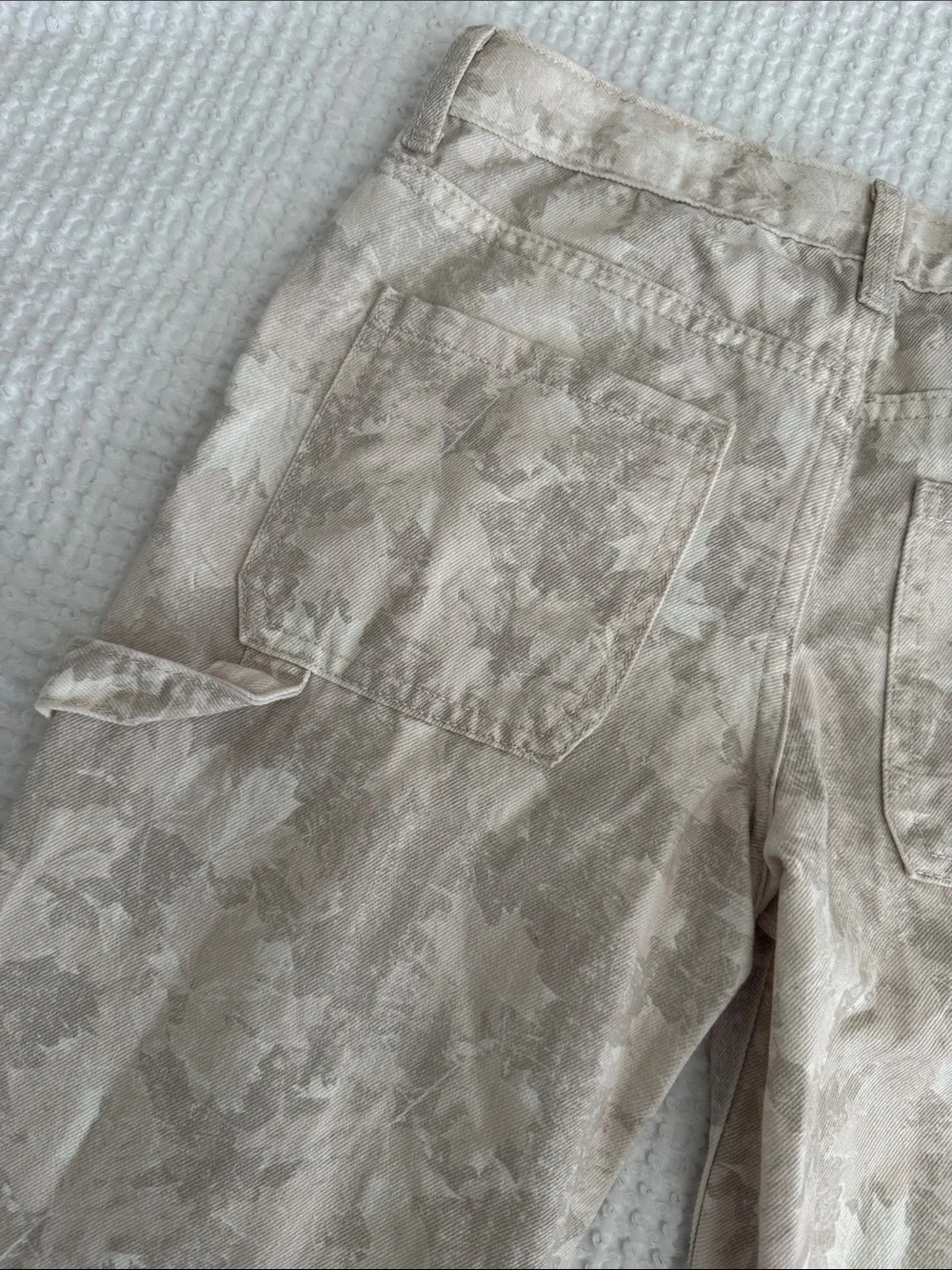 Boys 10 | Cat & Jack Beige Camo Pants